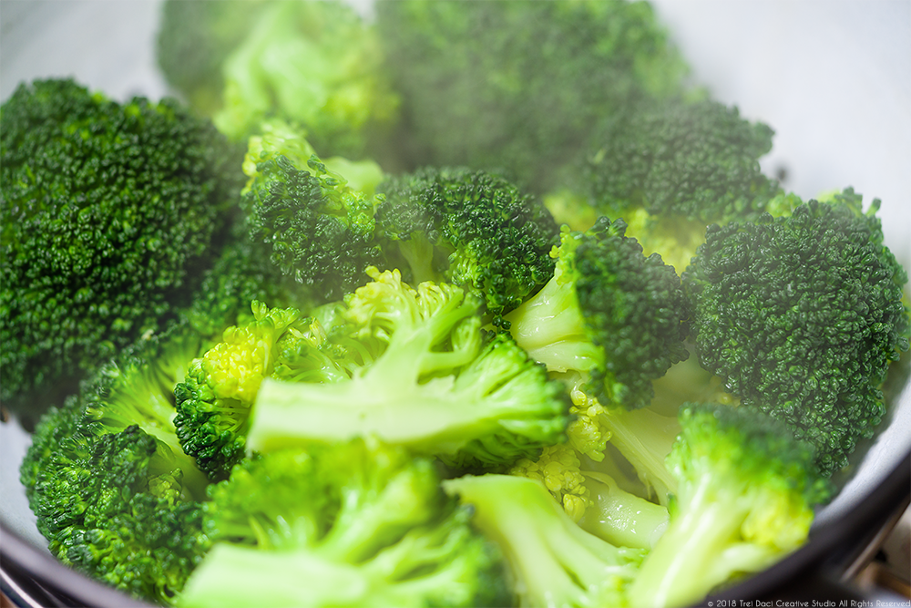 Broccoli in baie de aburi