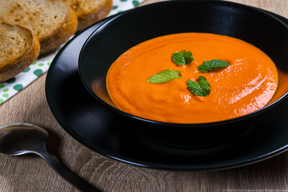 Supa crema de ardei copti cu menta