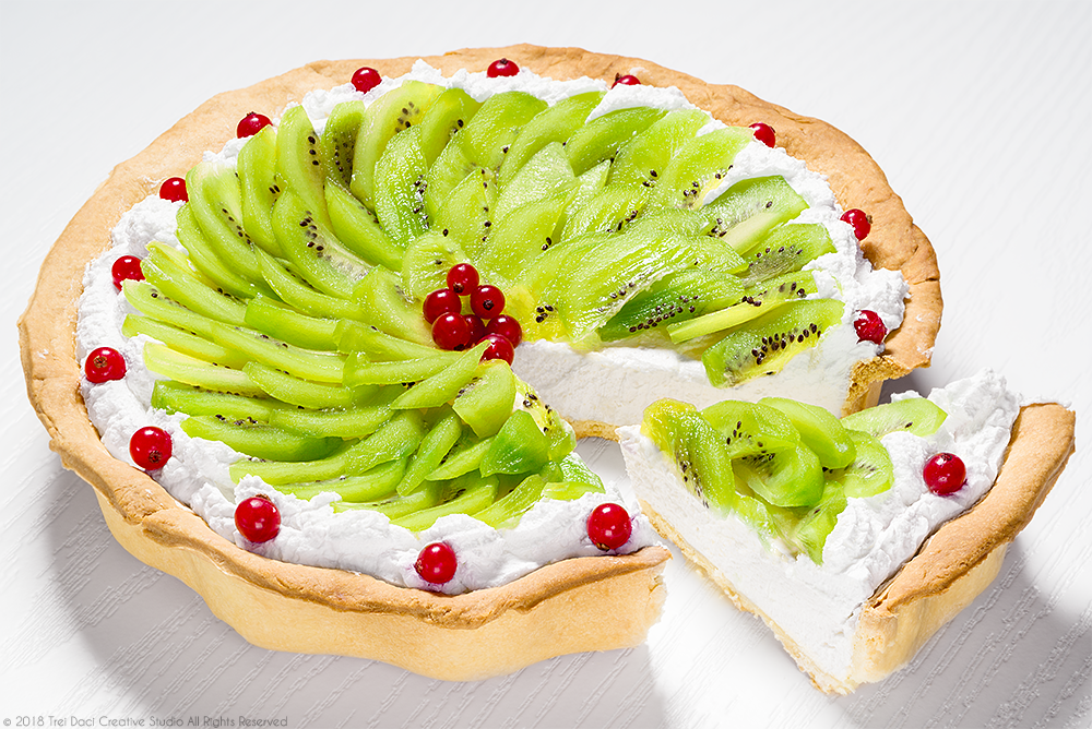 Tarta cu crema de frisca si kiwi